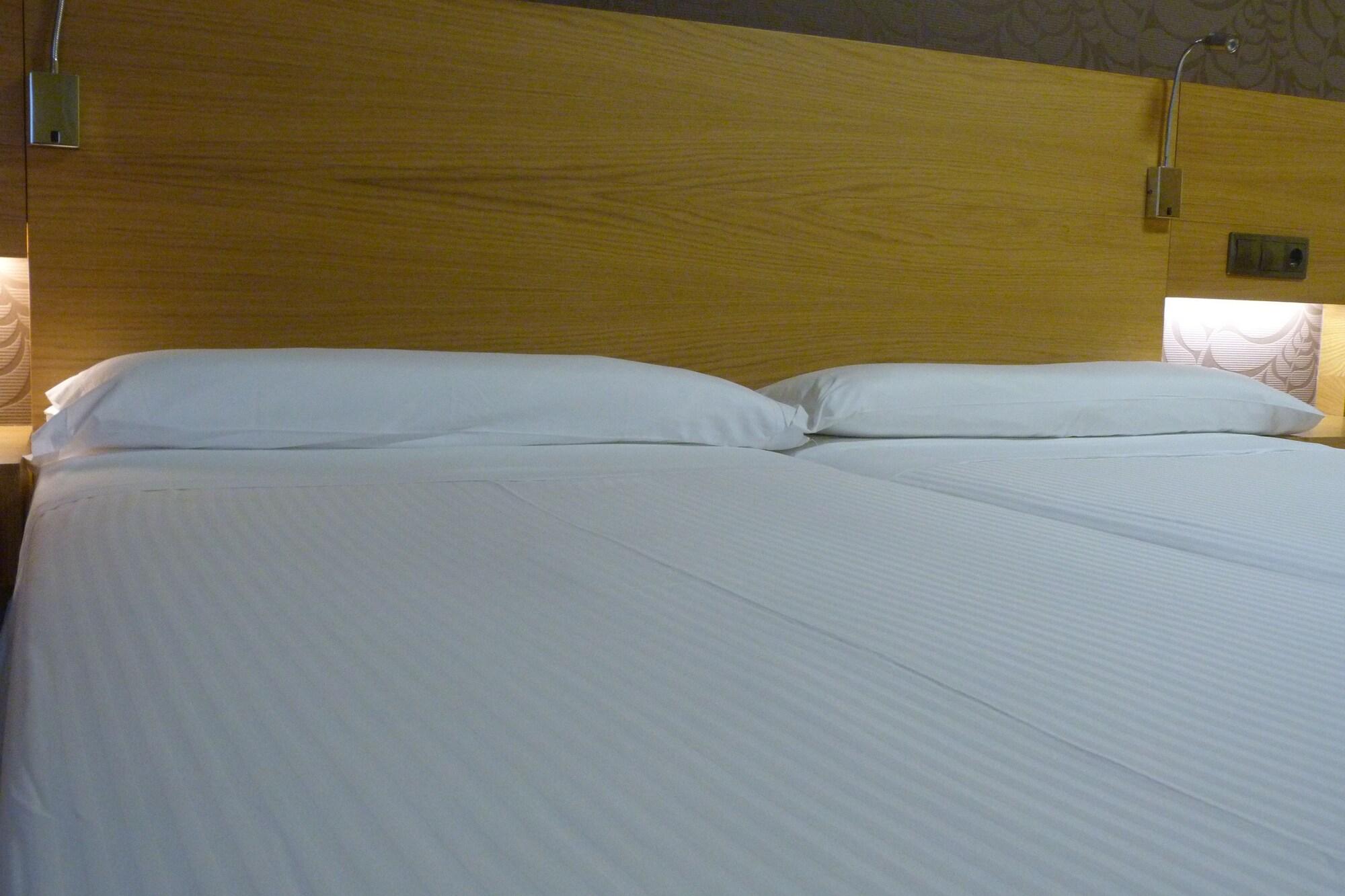 Hotel Nordes Burela Экстерьер фото